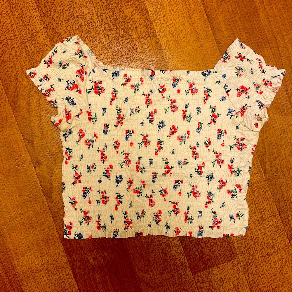 Cute floral off the shoulder top girls size L